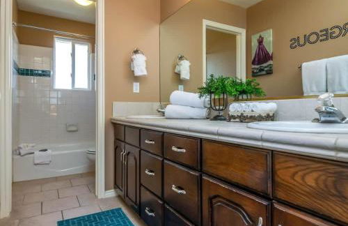 Wasatch Retreat in Draper with Mtn Views Theater and Hot Tub - Foto 34