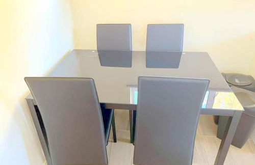 2-bed Flat - Wallington - 6min walk to station - Foto 8