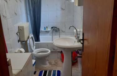 Glyfada's Family Apartment - Photo 37