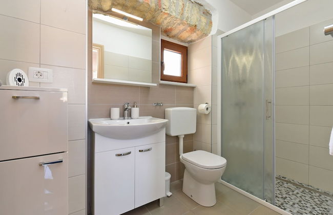 House 1735 - Photo 28