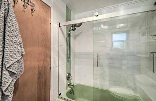 Deck and Sweeping Views Family Union Home - Foto 16