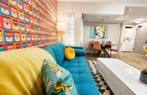 HostWise Stays - King Bed - Free Street Parking - Walkable Location - Foto 7