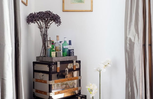 NEW Stunning 5BD Kensington House - Photo 9