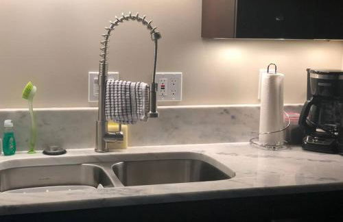 Romantic Spacious Suite with Salish Sea & Mountain Views at Seattle Luxury Estate - Foto 17