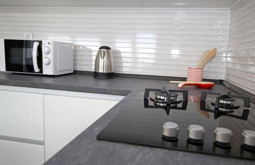 Modern Guest House Rak with beautiful pool - Photo 25