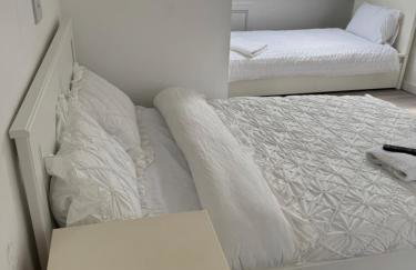 London corporate 6 bedroom home with free parking - Foto 16