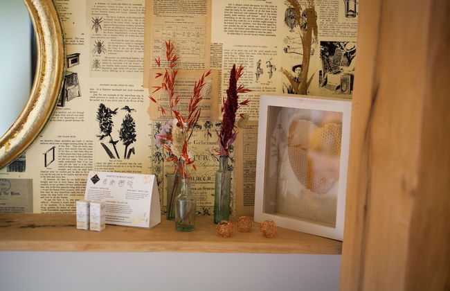 Luxury Shepherd's Hut Style Cabin With Views - Photo 14