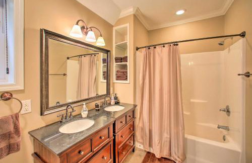 Townville Lakefront Cottage with Private Dock! - Foto 27