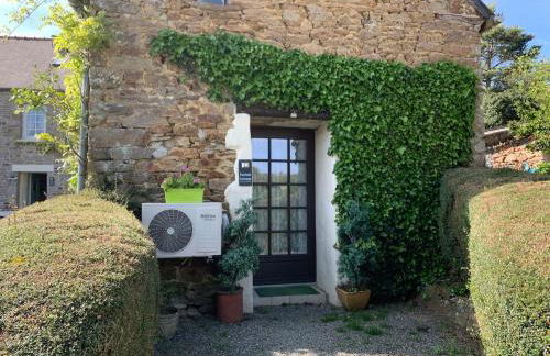 Brittany Countryside Retreat 3 Bedrooms Sleeps 6 Pet Friendly Heated Swimming Pool Free Wifi - Foto 49