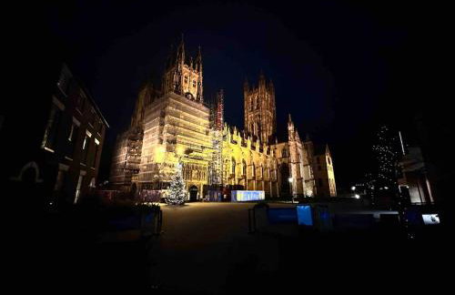 City centre home in Canterbury with free parking - Foto 34