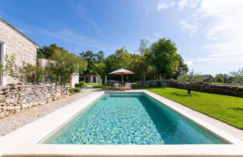 Beautiful restored farmhouse with private pool and gardens - Foto 11
