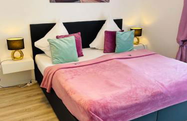 Prime Host Balcony Apartment - Photo 1