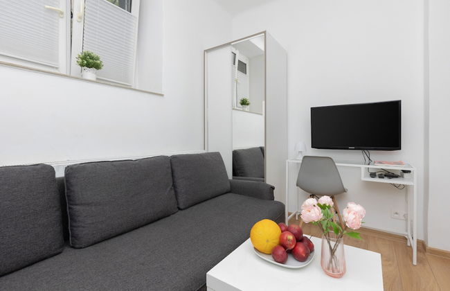 Studio Warsaw Miączyńska by Renters - Photo 18