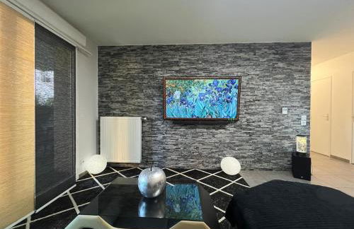 T2 cosy et rénové avec terrasse - proche de Lyon - Foto 4