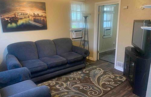 Cute 1 Bdrm Bungalow - New Flooring! - Foto 10