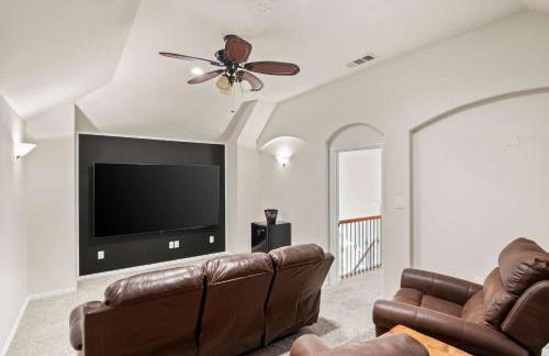 Spacious 4BR 3BA with Yard Mins to LakeLewisville - Foto 32