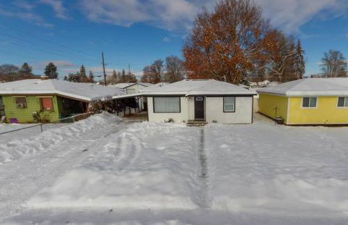 Adorable 2 BD 1 BTH Home Minutes Away from Gonzaga - Foto 14