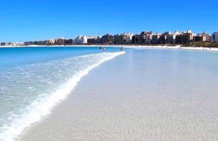 Apto Temporada Praia do Forte Cabo Frio RJ - Foto 32