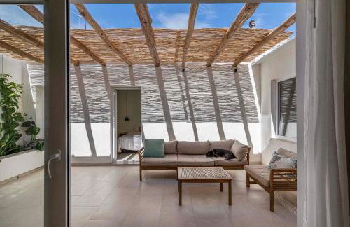 Agradable casa con patio interior. - Foto 2