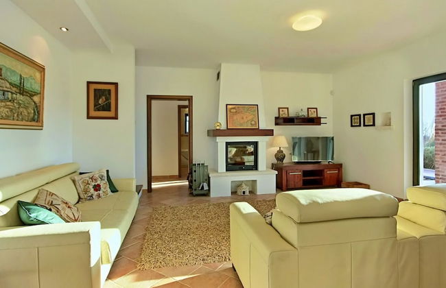 Gorgeous Villa With Private Swimming Pool and Covered Terrace - Foto 6