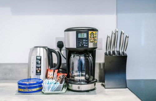 Modern 1BR Apartment in Central Warrington - Foto 47