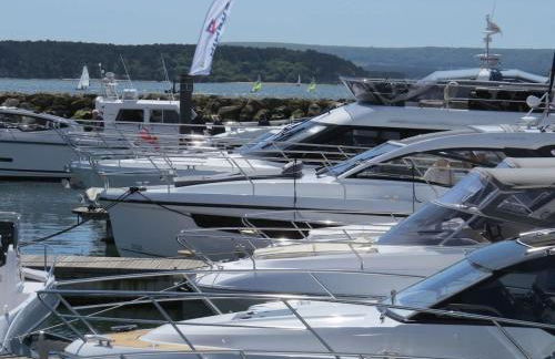 Spinnaker House-with Tesla Electric Charging Point - Photo 49