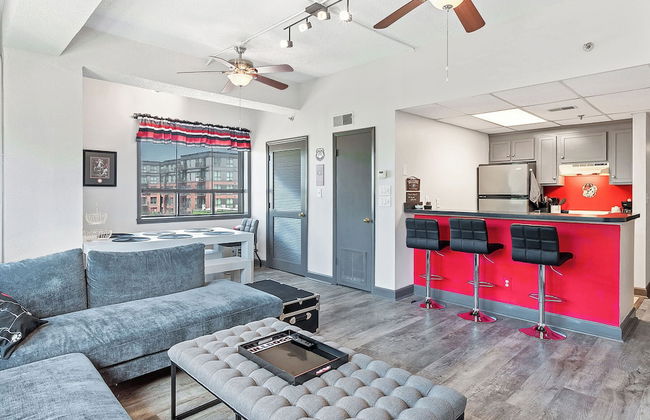 Home is Where the Arch is Across From Uga! - Foto 10