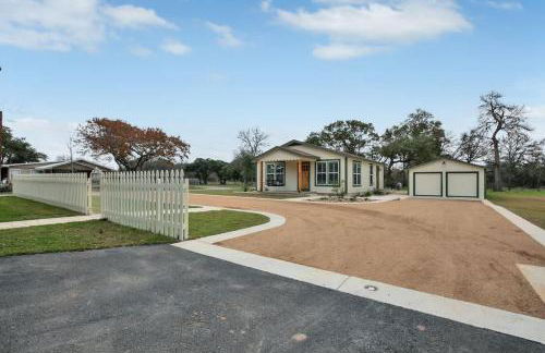 Upscale Home With Pool and Firepit - Close to Mercer St! - Foto 80