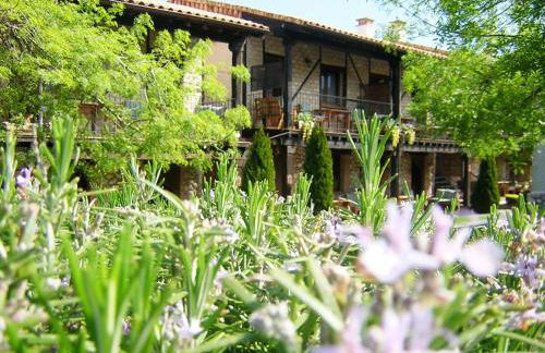 El Canchal de la Gallina -Cafetería -Aparcamiento gratis - Jacuzzi - Piscina de agua caliente abierta desde el 28 de Marzo - Foto 28