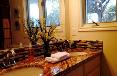 Spacious Cottage Rental on the Banks of Lake Travis in the Texas Hill Country - Foto 15