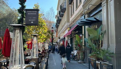 Santana Row Garden Retreat Private Executive Residence with Koi Pond and Waterfall Walk to Santana Row Valley Fair Dining and Shopping Private Entrance - Foto 2