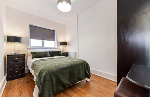 High Tide, East Wittering - Photo 14