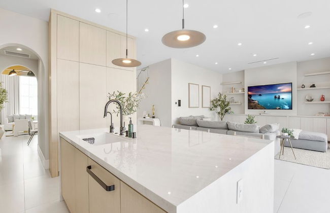 Villa Camellia - Charming 5 BR Home in the Heart of Studio City - Photo 80