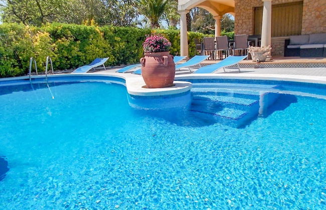 Alluring Holiday Home in Girona With Swimming Pool - Foto 25