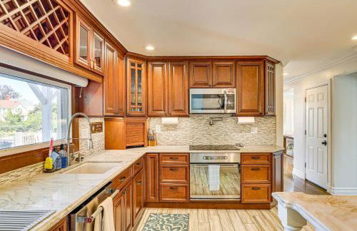 Near Yale and Lighthouse Point Beach Home with Pool! - Foto 11