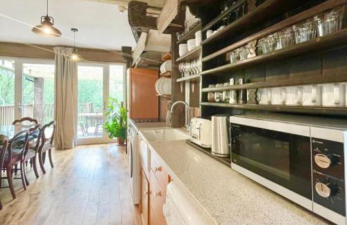 Tree Tops Holiday Let & Sauna South Downs West Sussex Sleeps 10 - Foto 7