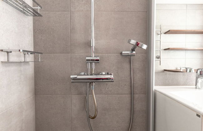 2ndhomes Modern & Cozy 2BR Apt w Balcony - Foto 22