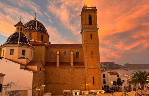 Duplex in residential complex with pool - Photo 48