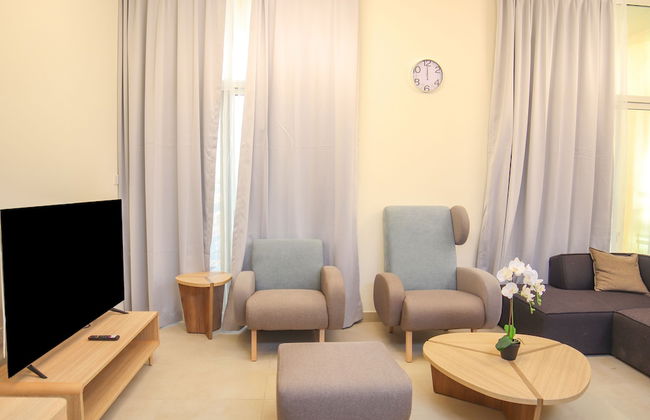 2 Bedroom Apartment- Azizi Plaza - Photo 8
