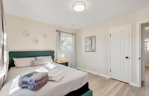 Chic home with king bed in Raleigh - Foto 15