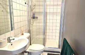 Roof Terrace, 2-bed 2-bath, Stoke Newington - Foto 26