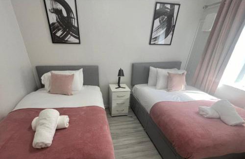 1Bed Home Sleeps 5 Free Parking Central Wifi - Foto 15