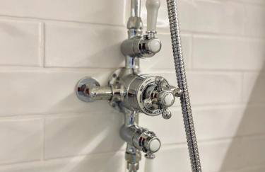 Luxury Boutique retreat, hot tub, dog friendly - Foto 23