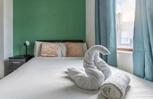 "Furnished Rentals Direct" DominionHouse cul-de-sac Home for 6 people in Anfield near LFC, Goodison Park, Free Street Parking, Suits Travellers, contractors and Family, Near Football action and 10 minutes drive to Liverpool City Centre - Foto 7