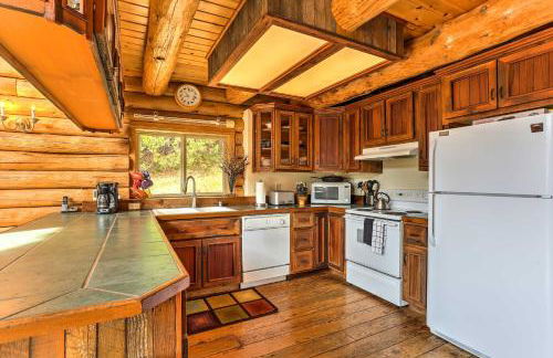 13 Mi to Mt Shasta Log Home on 60 Acres! - Foto 8