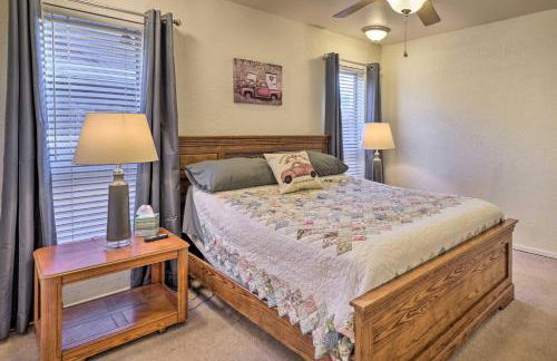 Home with Screened Porch about 10 Miles to Dtwn OKC! - Foto 12