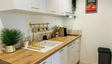 DUNE Océan Luxe Appartement, Accès Plage privé, Parking & Wifi 50m Océan Surf - Foto 4, stove, dishwasher, minibar