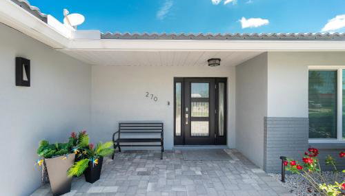 Tranquility Waterfront Villa with Pool & Dock - Foto 2, pet friendly