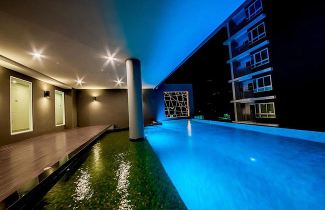 The Violin Sriracha - Photo 26