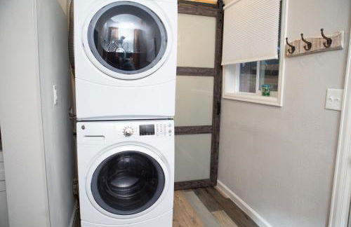 Cozy Bungalow Hot Tub & Fire Pit, Walk Downtown - Foto 21